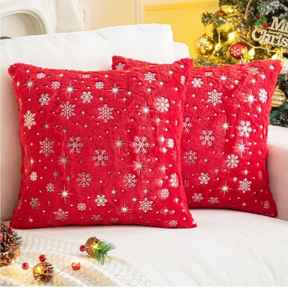 Aqothes Festive fuzzy Red Snowflake Throw Pillow covers Set - Picture 1 of 10